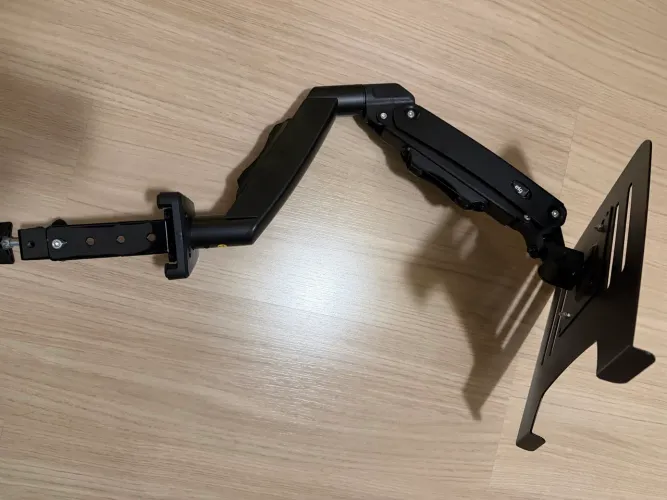 Suporte de Mesa Articulado para Monitor de 17" a 35" ELG