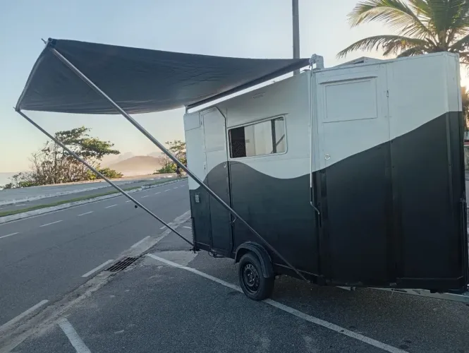 Trailer motorhome