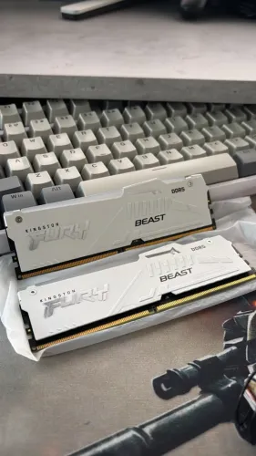 Memoria Kingston Fury Beast, 16GB (1x16GB), DDR5, 6000MHz, C36,branca, KF560C36BBE2-16