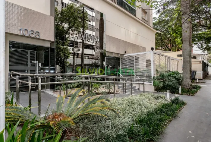 EXCELENTE APARTAMENTO DE 03 QUARTOS, SENDO 01 SUÍTE PARA MORAR NA ZONA 03.