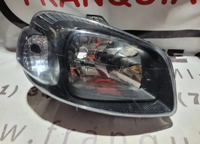 Farol lado direito Uno 2013-2015 Máscara Negra