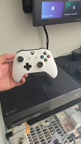 Console Xbox One de 500gb já feito limpeza e troca da pasta térmica. Acompanha 1 controle
