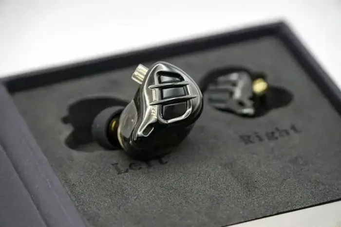 Fones Retorno de Palco Kz Zar 16 Drivers - Lacrados