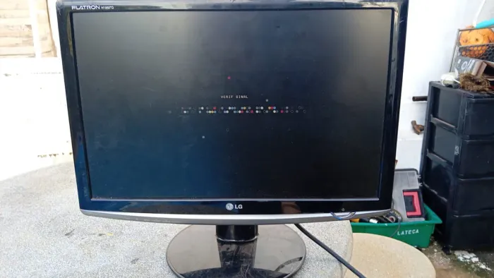 Monitor LG Flatron 19" W1952TQ - Funcionando