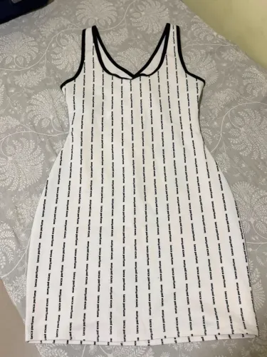 Vestido lança perfume