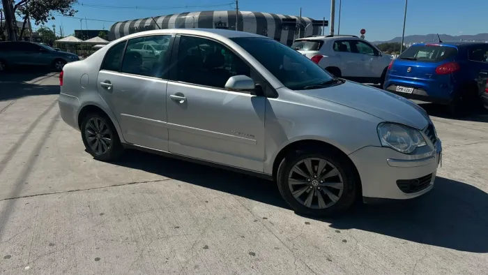 Volkswagen Polo Sed./sed. Comf. 2.0/2.0 Flex 8V 4P 2010