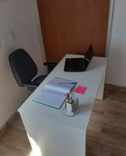 Mesa de estudos nova em mdf 