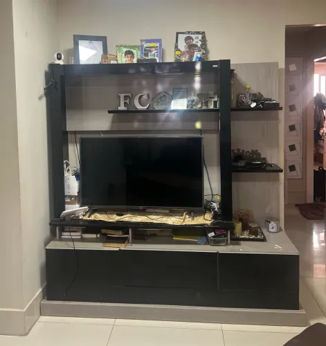 Estante de tv grande com gavetas e prateleiras