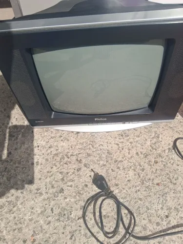 Tv pequena boa para vídeo game e colorida