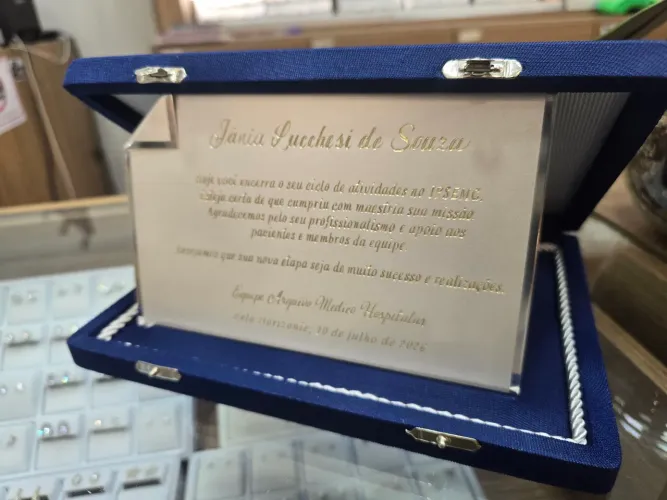 Placas de homenagem