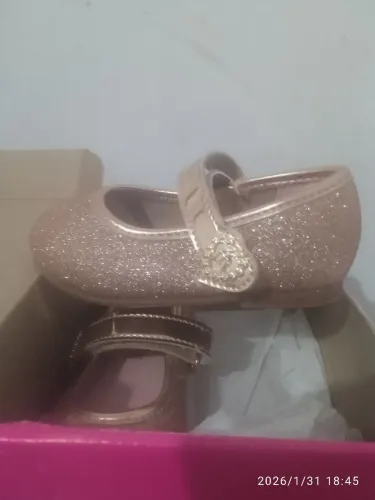 Vendo essa sapatilha usada apenas para tirar foto 