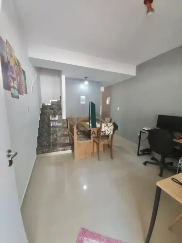 Cond. Pitangueiras, casa com 2 dormitórios, 2 banheiros, 1 vaga e área de serviço