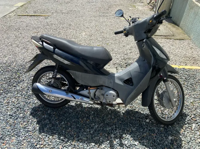 Biz 125 ES 2006 top