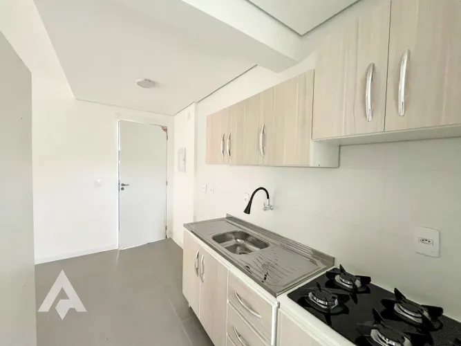 Apartamento semi mobiliado com 2 dormitórios para locação por R$ 1.750,00 - Bairro Fortale