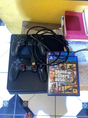 Ps4 em perfeito estado,1 Tera ,dois controles,jogos e cabos