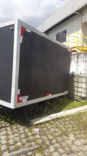 Trailer baú comercial<br>Perfeito estado <br>Retirar em Camaçar