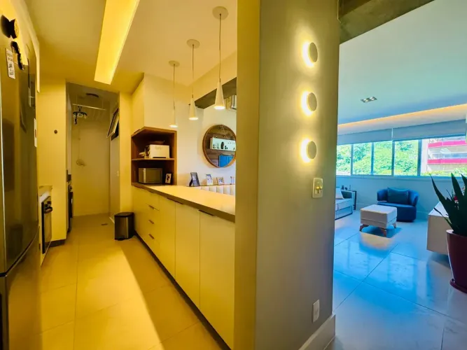 Apartamento mobiliado para alugar no Arpoador!