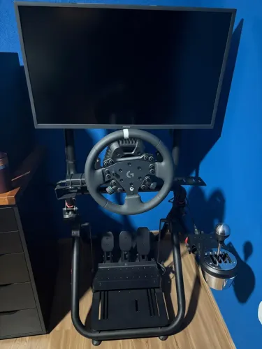Simulador de corrida logitech rs50, suporte e monitor