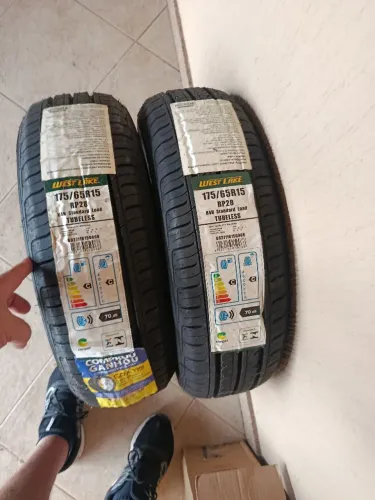 2 Pneus 175/65/15
