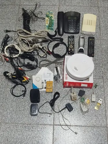 Lote Telefone Campainhas aspirador e cabos Ler Descrição do anúncio