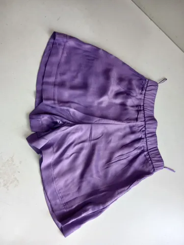 Short roxo da Zara cetim T.36