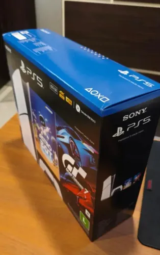 PS5 Slim Semi Novo + 3 Controles + Base Carregadora