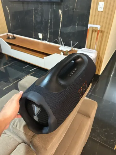 Jbl Boombox 4 menos de 3 meses de uso Nova