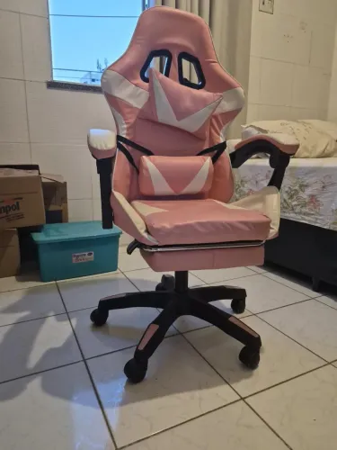 Cadeira Gamer Rosa e Branca - Confortável e Conservada