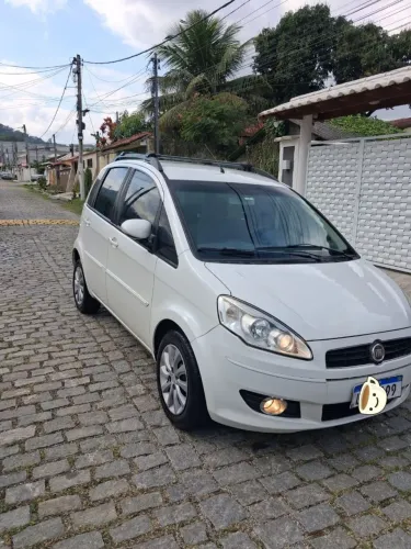 Fiat Idea Attractive 1.4 Fire Flex 8V 5P 2012