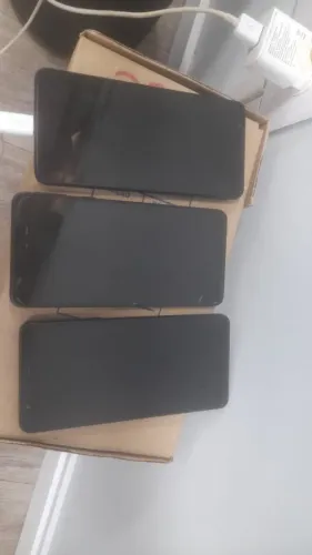 3 modelos semi-novos Galaxy A01 Core-SEM CARREGADOR 150,00 cada