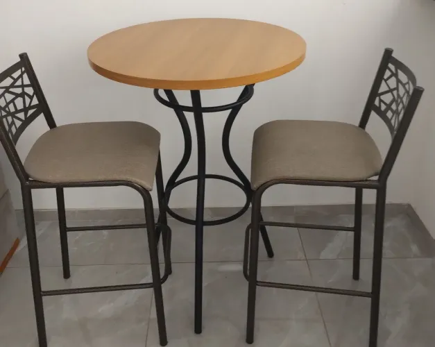 Pra vender logo Mesa bistrô com duas banquetas