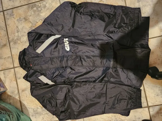 Capa de chuva Givi novíssima - Tam XL