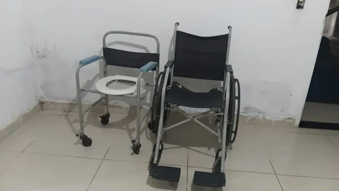 Cadeira de roda e de banho