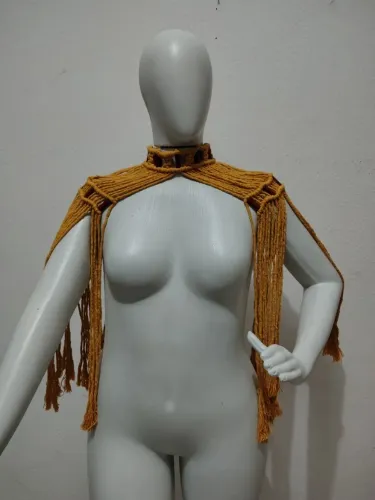 Ombreira de macramê cor mostarda