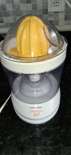 ESPREMEDOR DE FRUTAS BLACK & DECKER