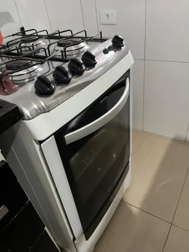 Vende um armário de cozinha completa e um fogão Electrolux