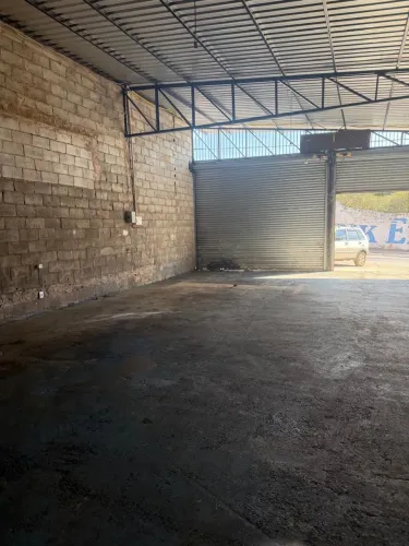 Alugo galpão, próximo ao balão da Santa