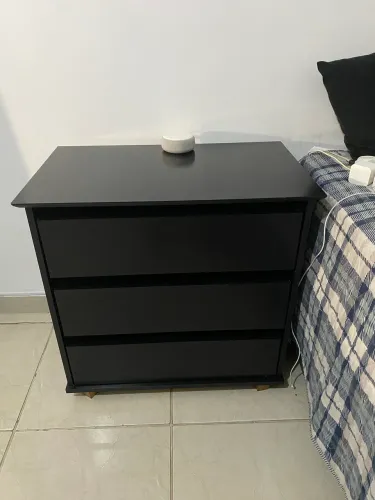 Mesa de cabeceira preta