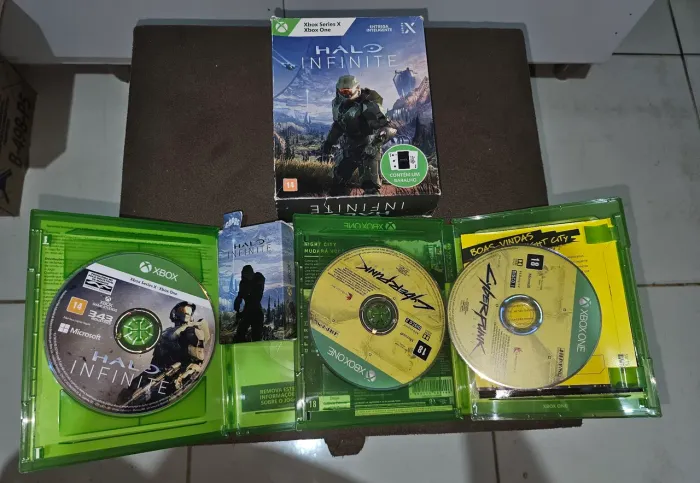 Combo Jogos Xbox One / Series X - Halo Infinite (Edição Especial) + Cyberpunk 2077