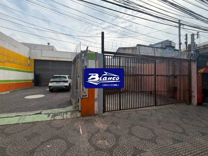 Terreno 560m2 - Centro - Frente Praça Getúlio Vargas