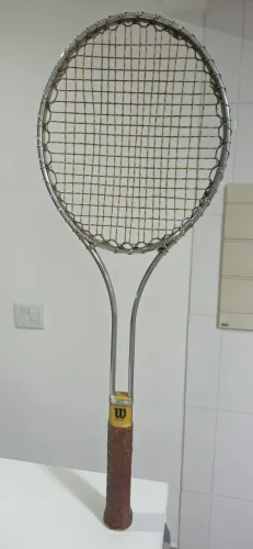 Raquete Vintage Wilson T2000 - Aço - Made in USA - Colecionável