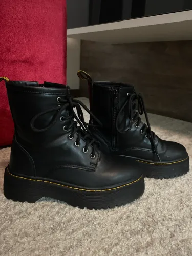 Bota coturno tratorada