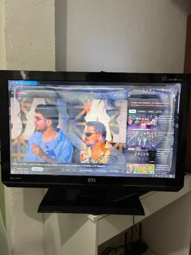 TV Semp Toshiba 32", LE3253, com a tela ruim