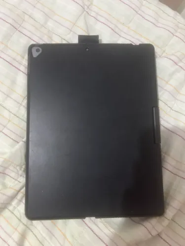 troco IPad em estado ótimo, com capa em teclado, por um IPhone 15