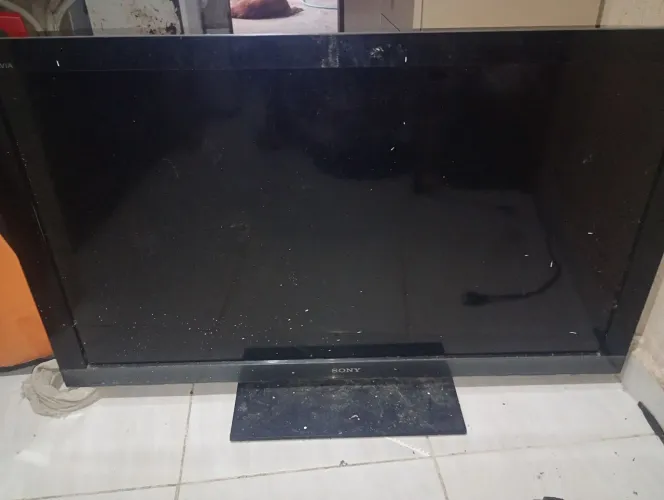 Vende-se uma TV Sony de 46 polegadas