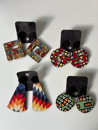 4 brincos R$ 20