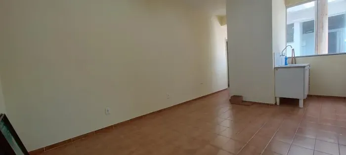 Imóvel para venda tem 30 metros quadrados com 1 quarto em Aterrado - Volta Redonda - RJ