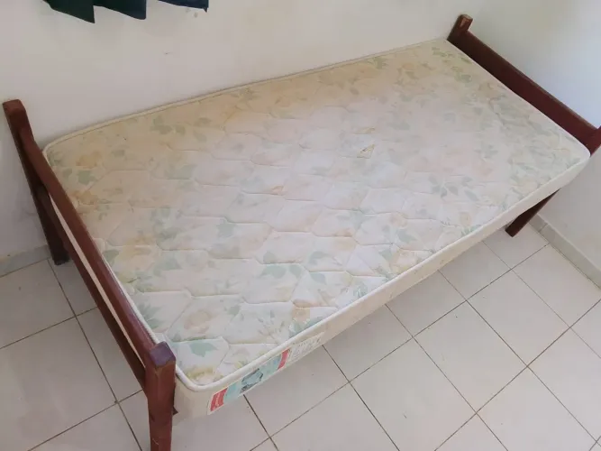 Cama solteiro completa com colchão