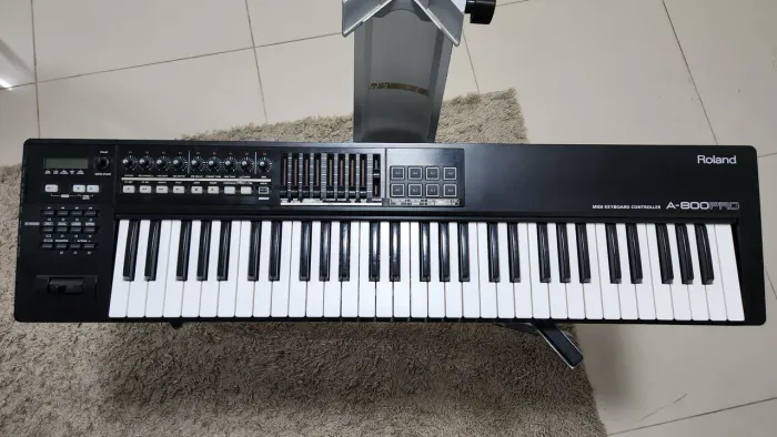 Roland  A800 pro