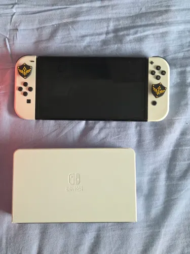 Nintendo Switch OLED Desbloqueado (acompanha acessorios e caixa)